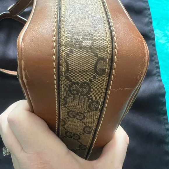 Gucci vintage crossbody in great used condition - Picture 4 of 10